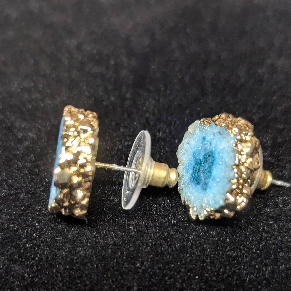Blue Agate Geode Stud Earrings BRAND NEW NEVER WORN